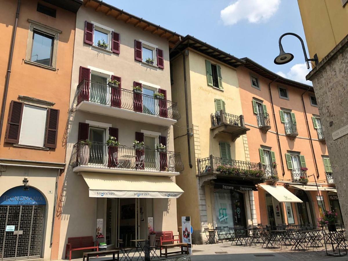 La Quadra Suites - Central Apartments In Iseo With Daily Housekeeping Exteriör bild